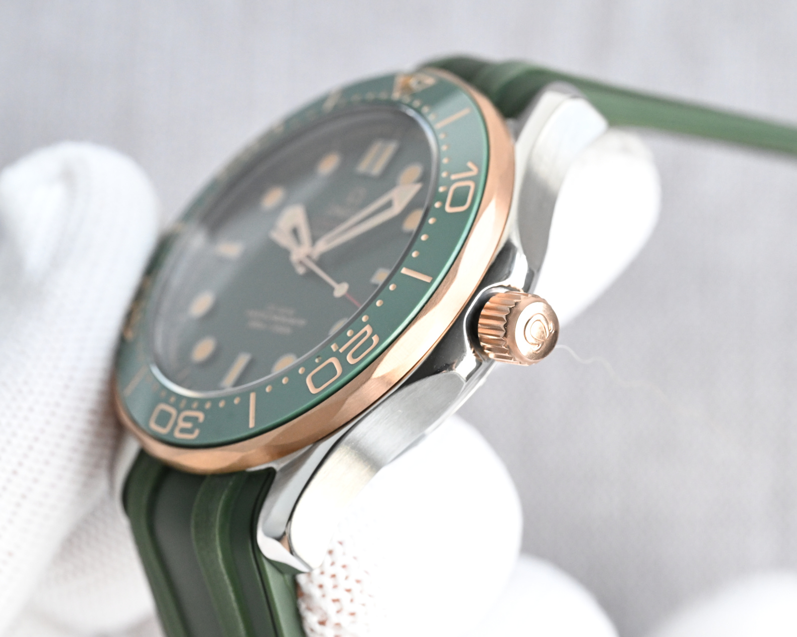 Omega Seamaster 42mm Silver - watch0104 - Image 5