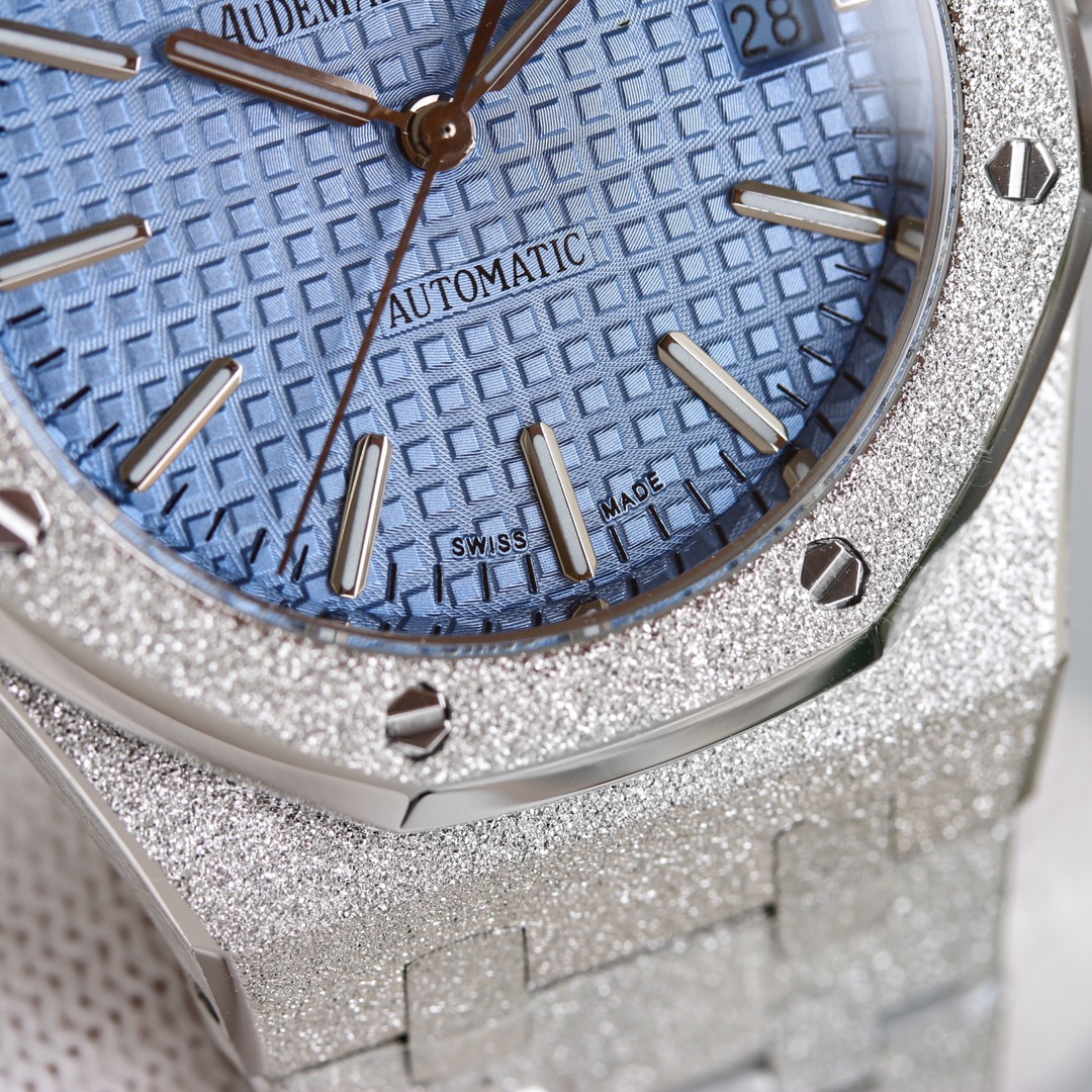 Audemars Piguet Royal Oak 37mm Rose Gold / Silver - watch0154 - Image 5