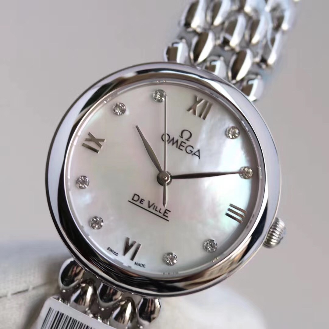 Classic Watch 32.7mm White / Gold - watch0176 - Image 5