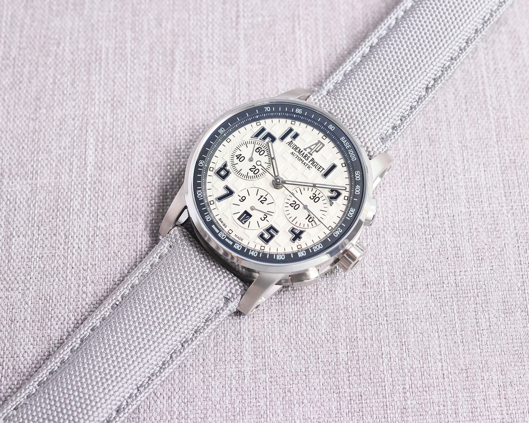Audemars Piguet Royal Oak 41mm White / Gold - watch0219 - Image 5