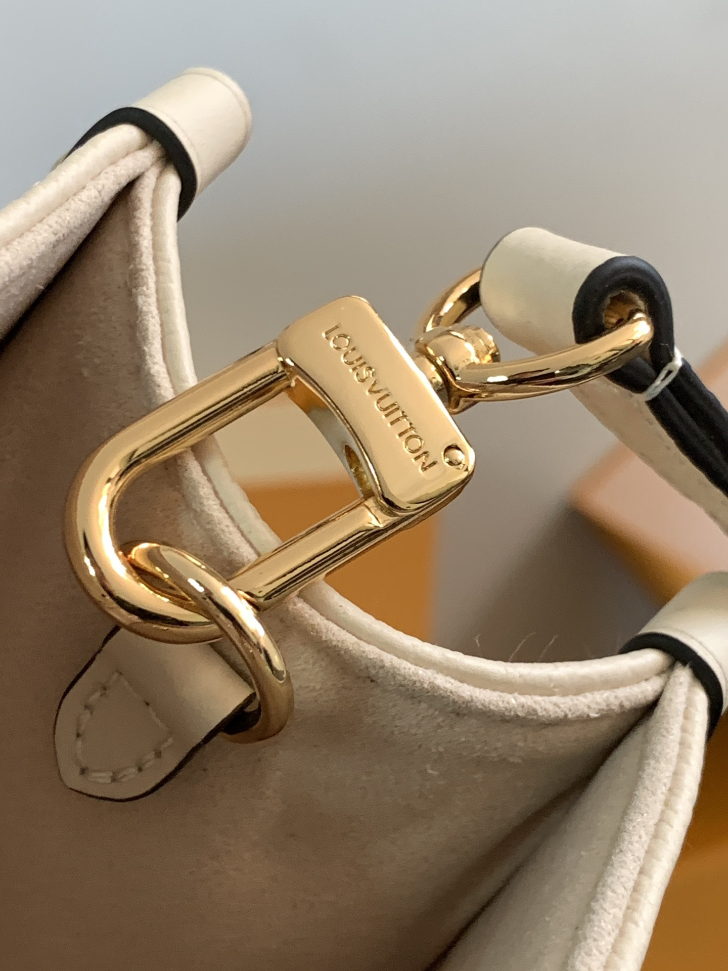 lv0092 Louis Vuitton M45039 M45659 Shoulder Bag with Dynamic Code - Image 5
