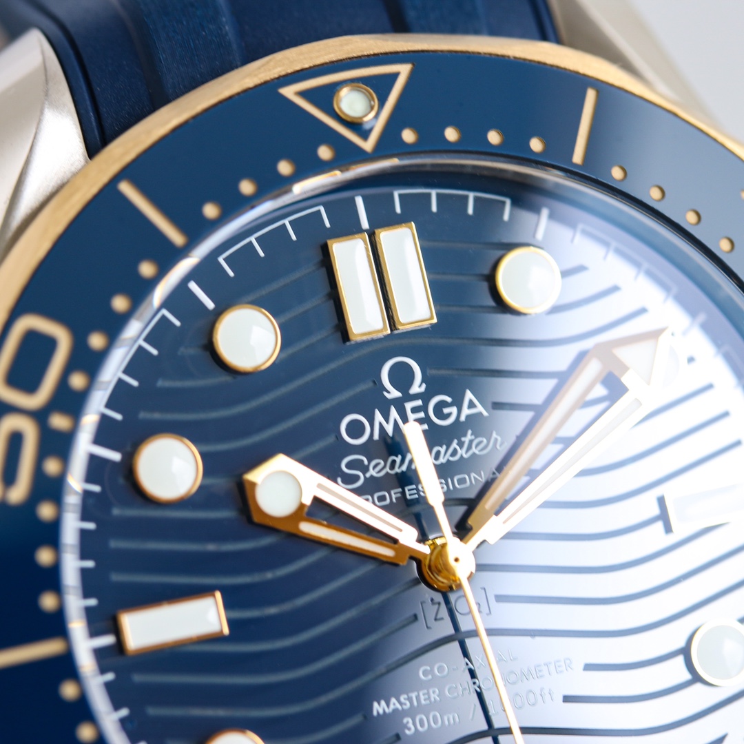 Omega Seamaster 42mm Black / Silver - watch0321 - Image 5