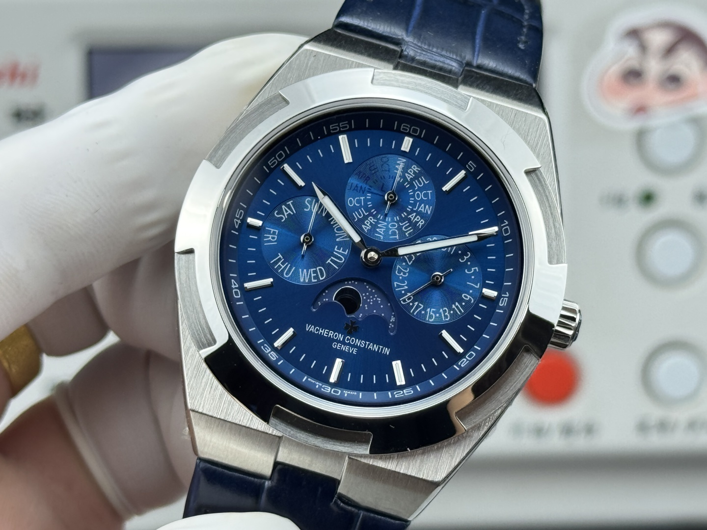 Vacheron Constantin Overseas 41.5mm White / Silver - watch0347 - Image 5