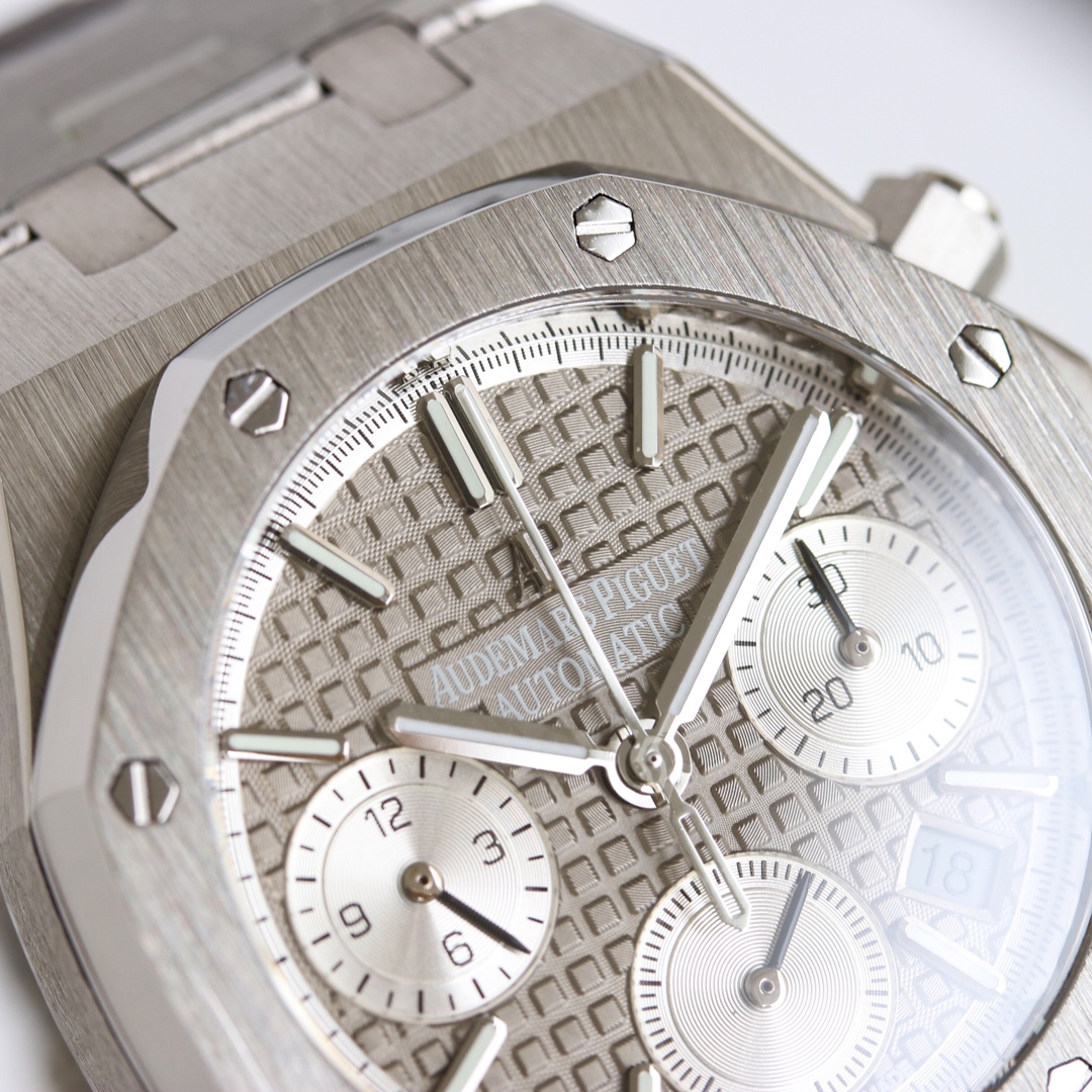 Audemars Piguet Royal Oak 38mm White / Gold - watch0402 - Image 5