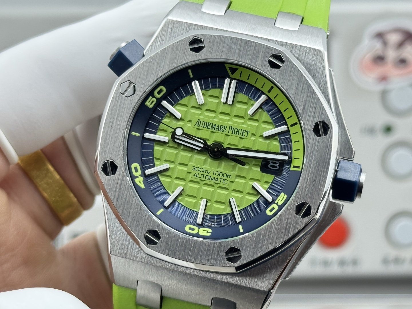 Audemars Piguet Royal Oak 42mm White / Rose Gold - watch0577 - Image 5