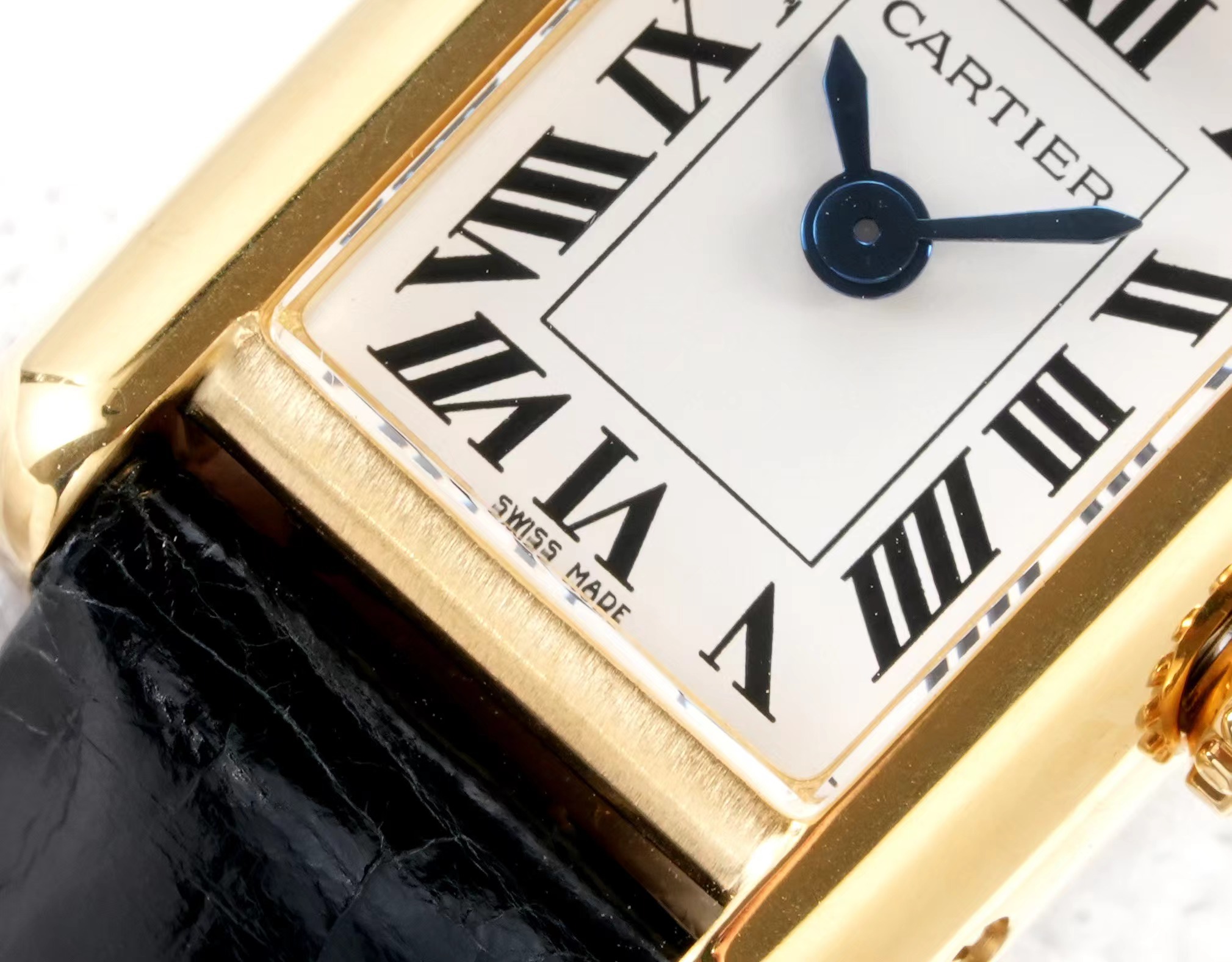 Cartier Tank Black / Gold - watch0671 - Image 5