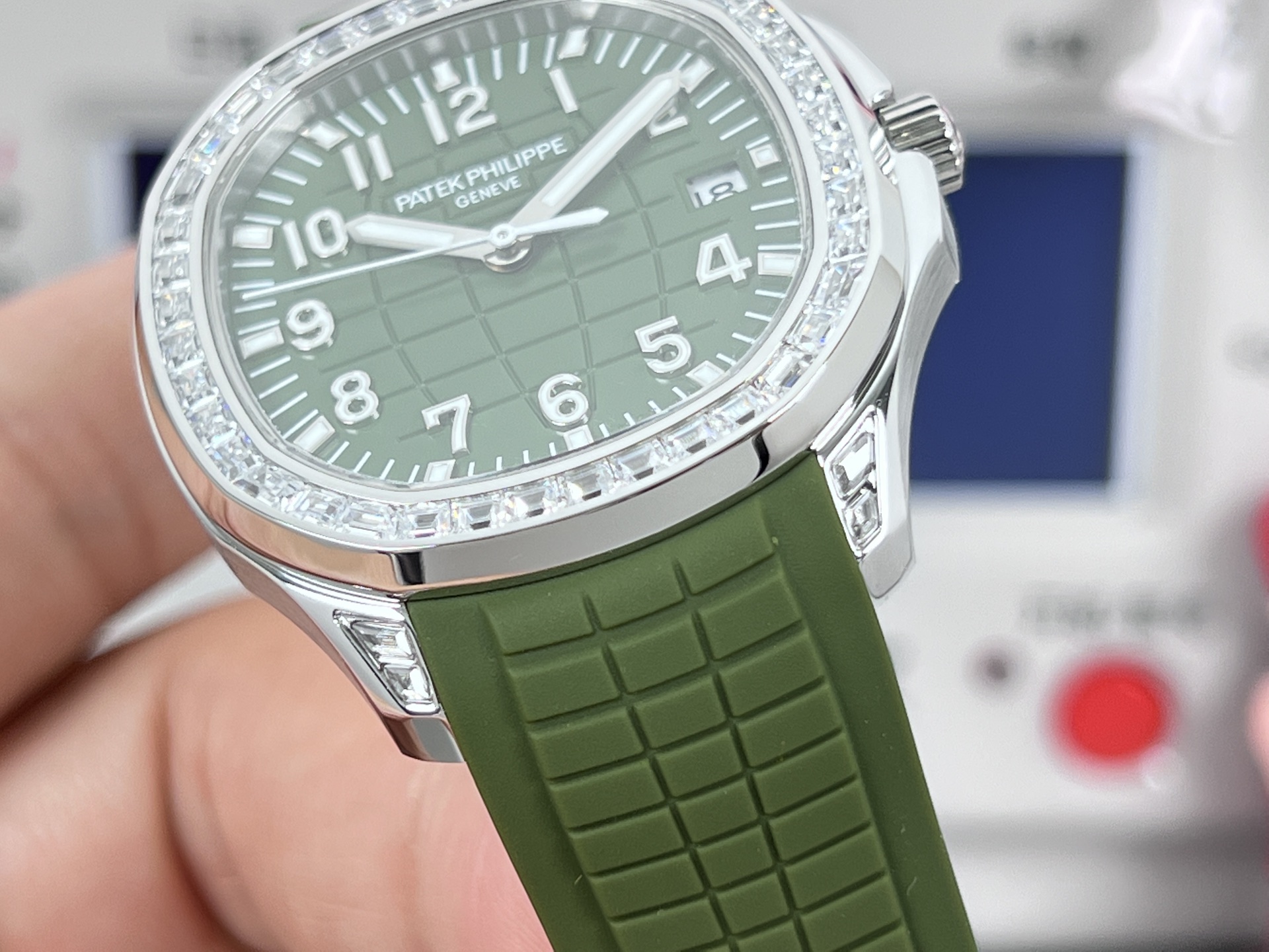 Patek Philippe Aquanaut 38.8mm White / Silver - watch0693 - Image 5