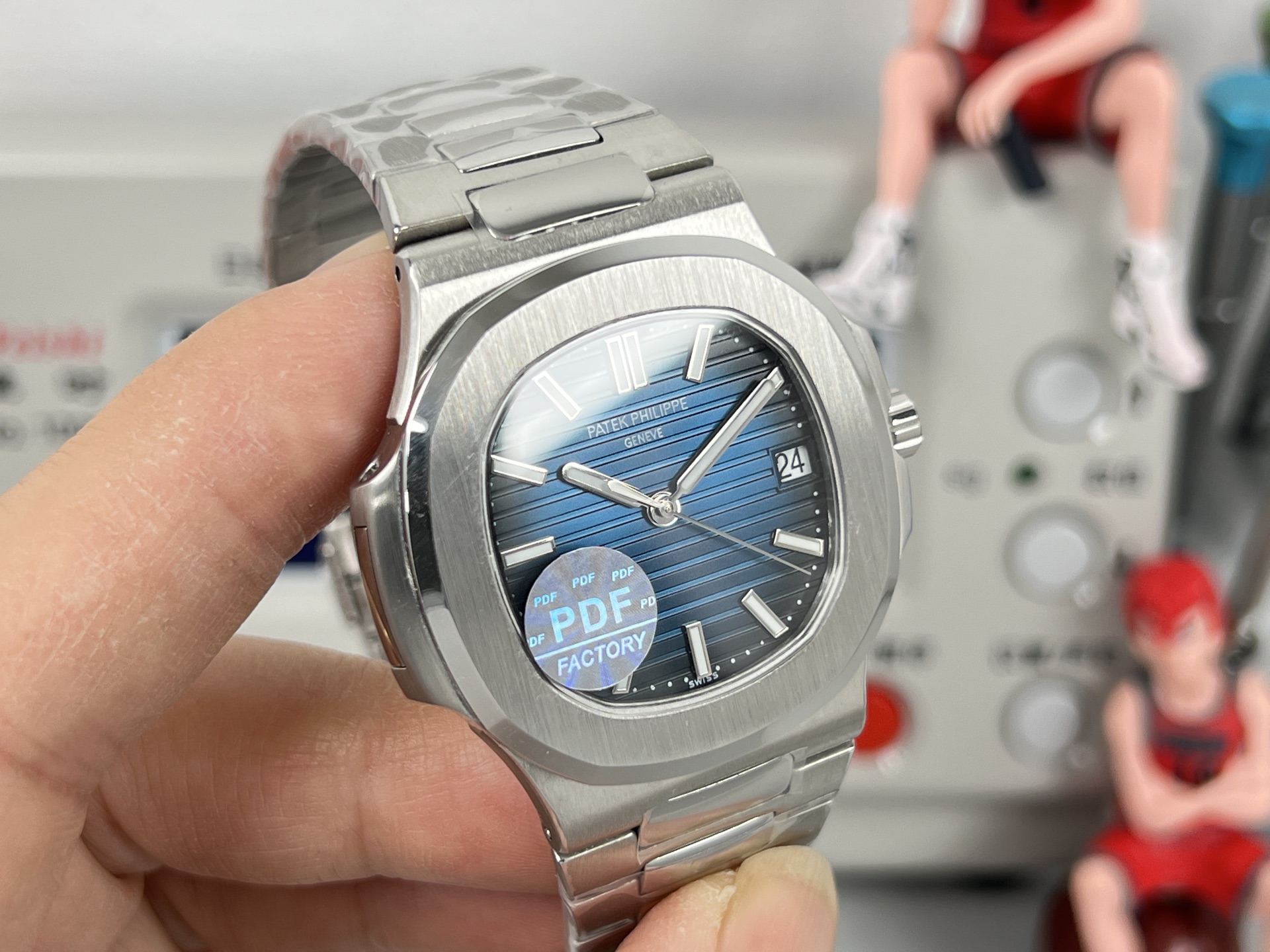 Patek Philippe Nautilus 40mm Blue / Silver - watch0779 - Image 5