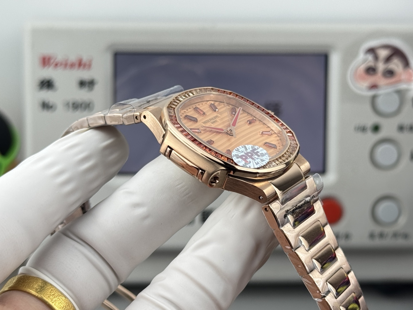 Patek Philippe Nautilus 35.2mm Rose Gold - watch0789 - Image 5
