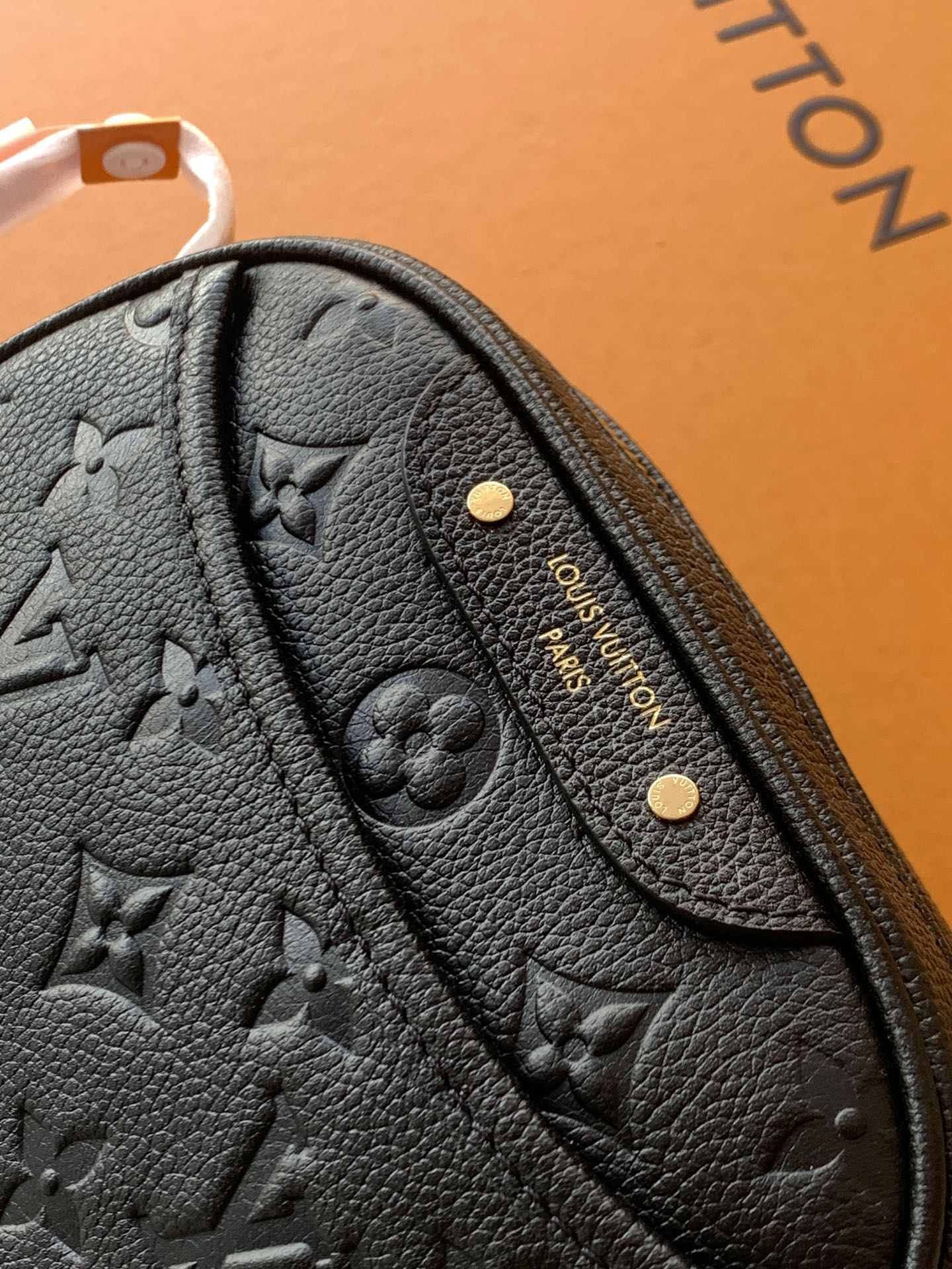 lv0144 Louis Vuitton M26509 Top Handle Bag - Image 5