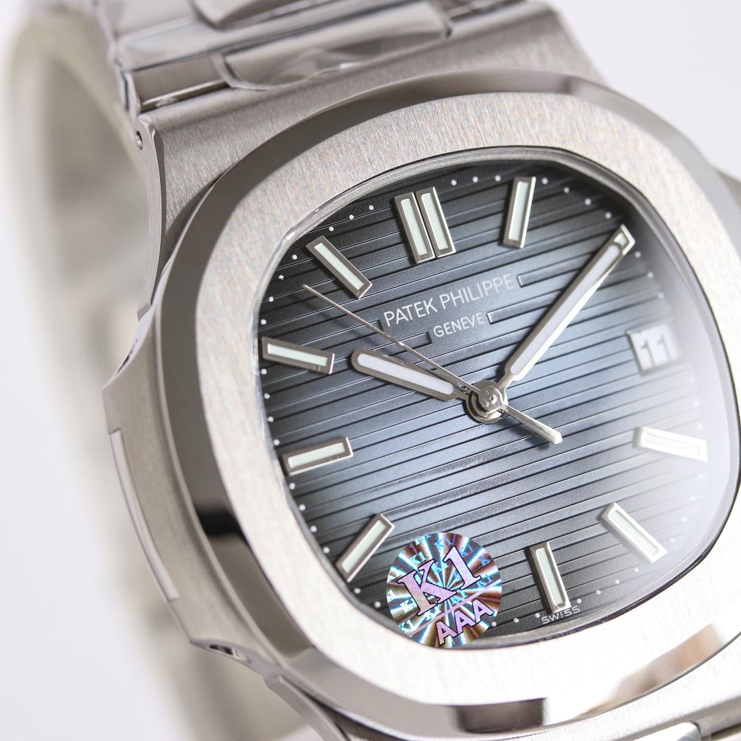 Patek Philippe Nautilus White / Blue - watch0855 - Image 5