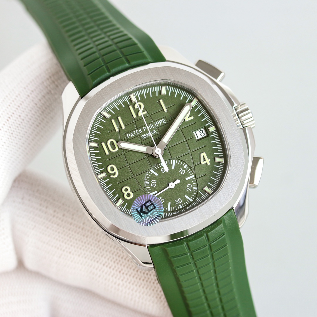 Patek Philippe Aquanaut 42.2mm White / Rose Gold - watch1188 - Image 5