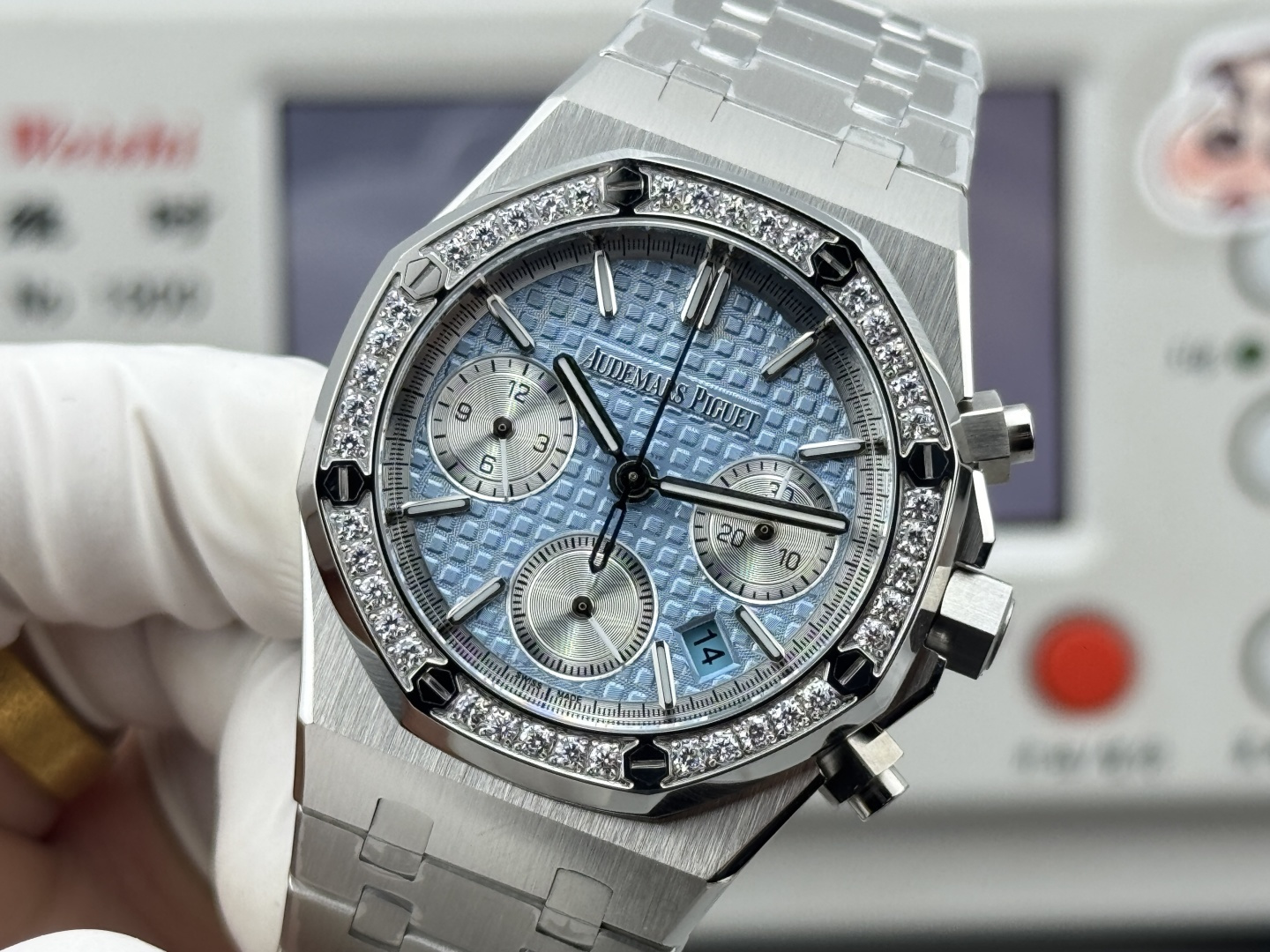 Audemars Piguet Royal Oak 38mm White / Gold - watch1221 - Image 5