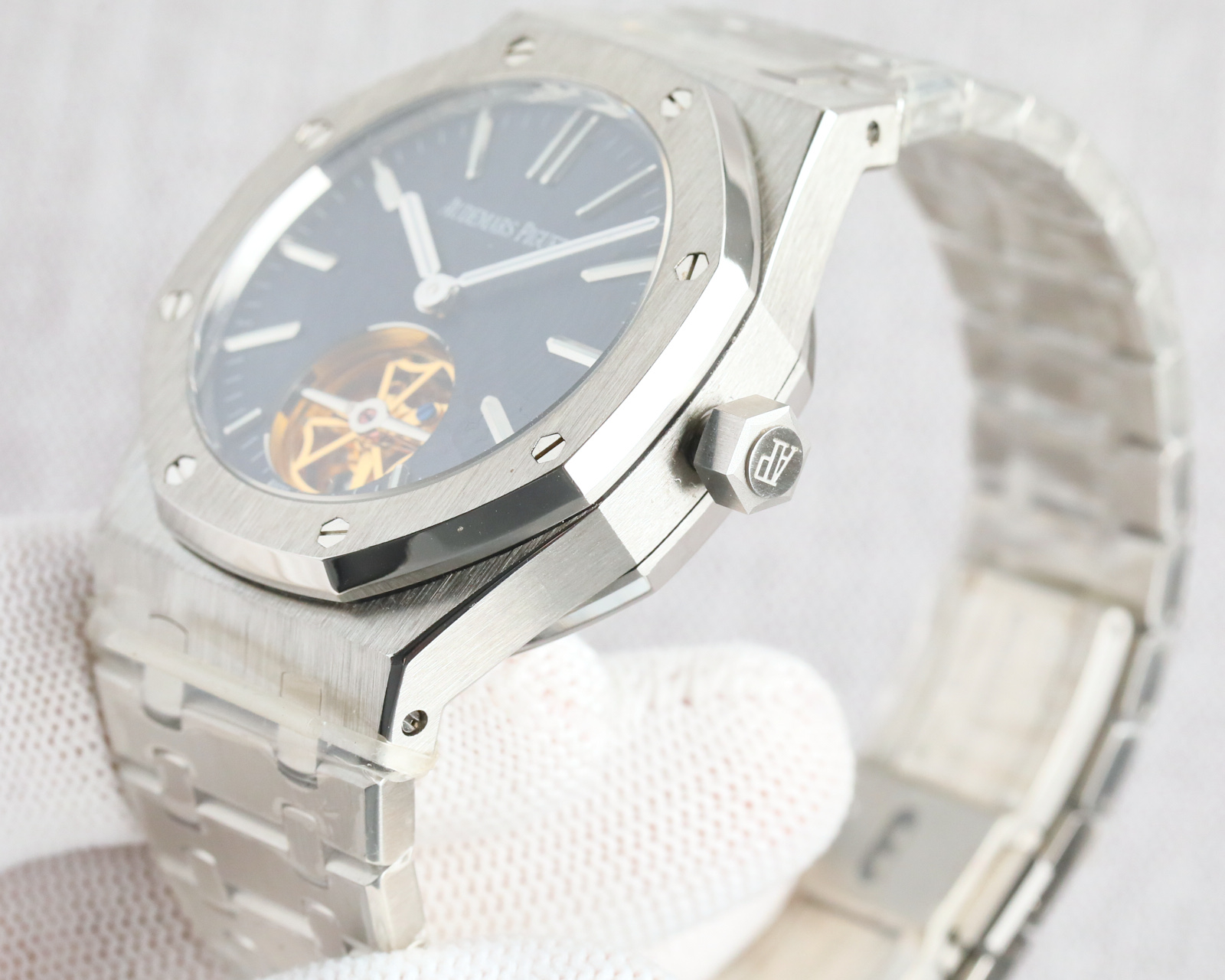 Audemars Piguet Royal Oak 41mm White / Gold - watch1424 - Image 5