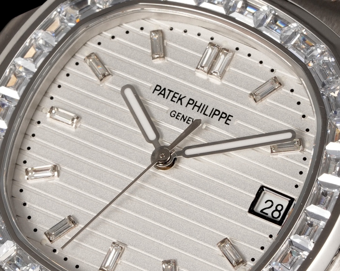 Patek Philippe Nautilus 40mm White / Silver - watch1453 - Image 5