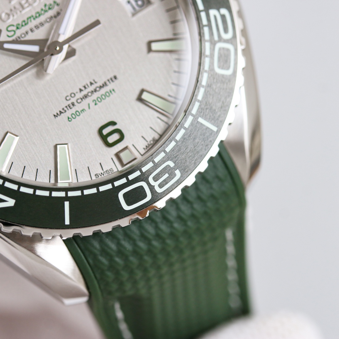 Omega Seamaster 43.5mm Black / White - watch1477 - Image 5