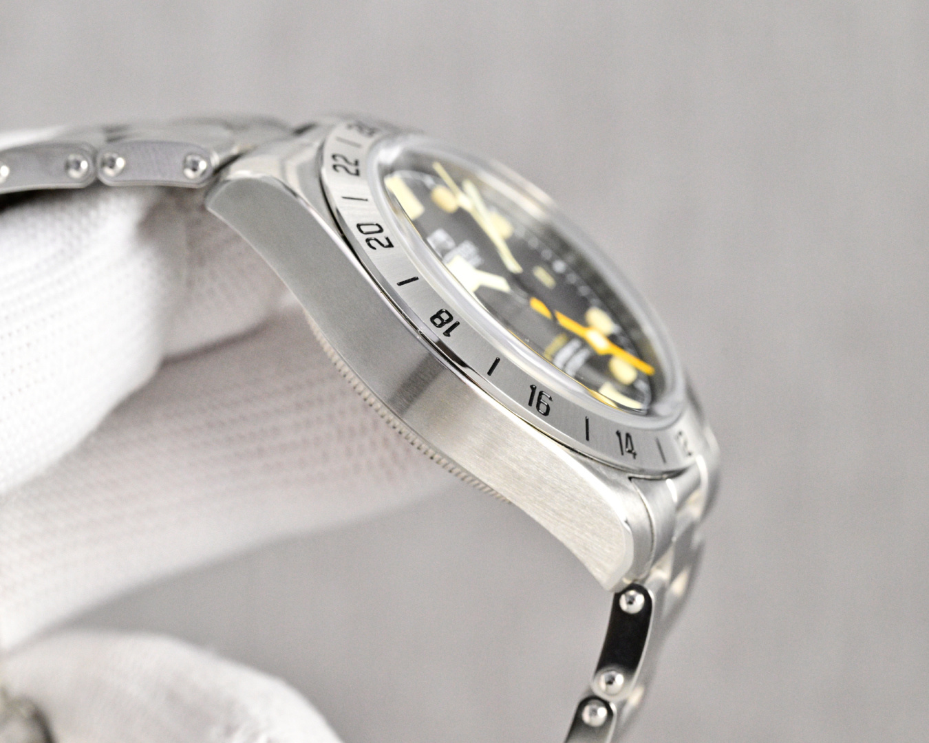 Rolex GMT-Master 39mm Black / White - watch1729 - Image 5