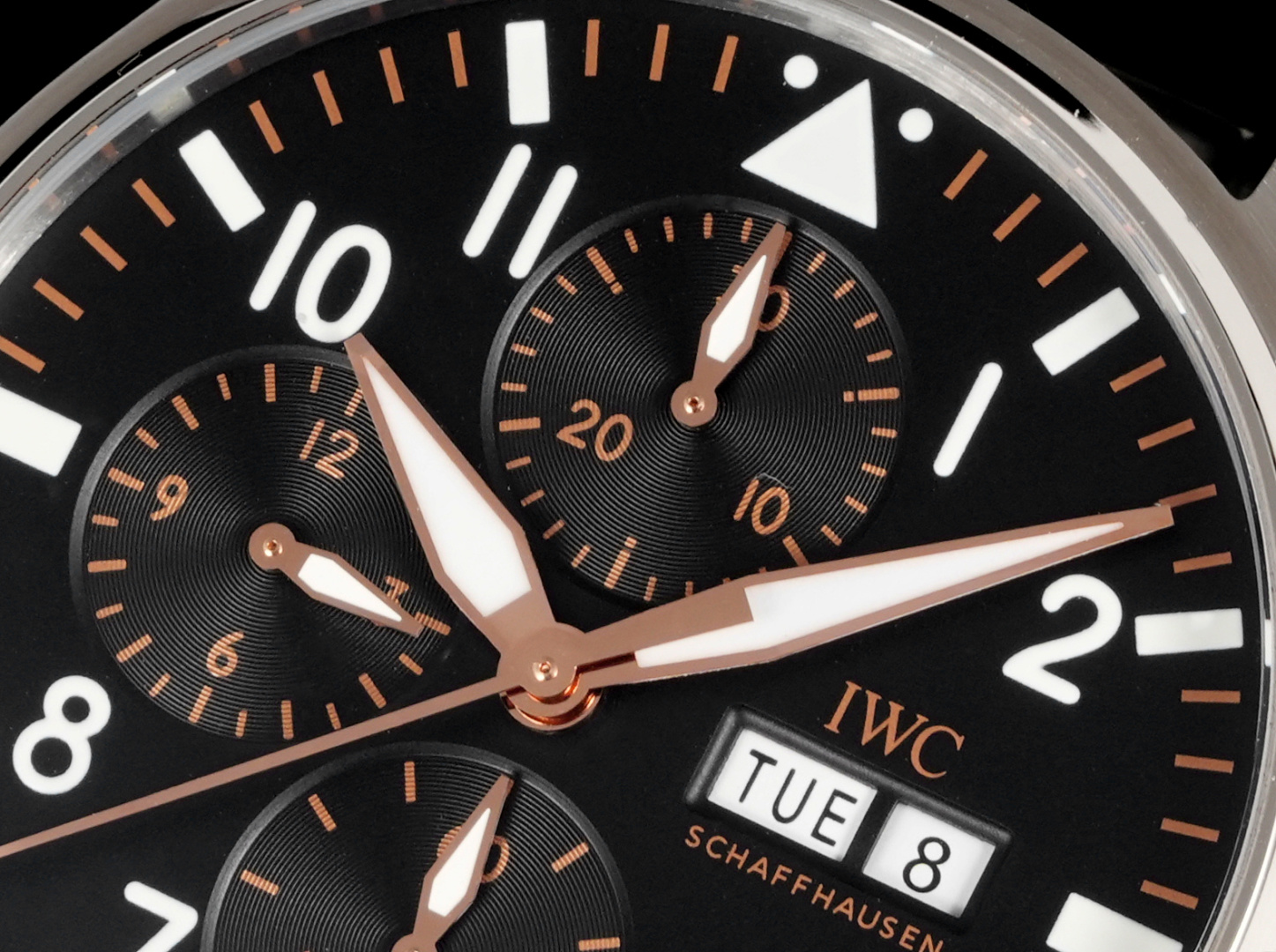 IWC Pilot 43mm Black / Gold - watch1809 - Image 5