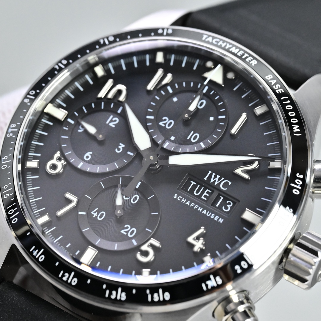 IWC Pilot 41mm Black - watch1936 - Image 5