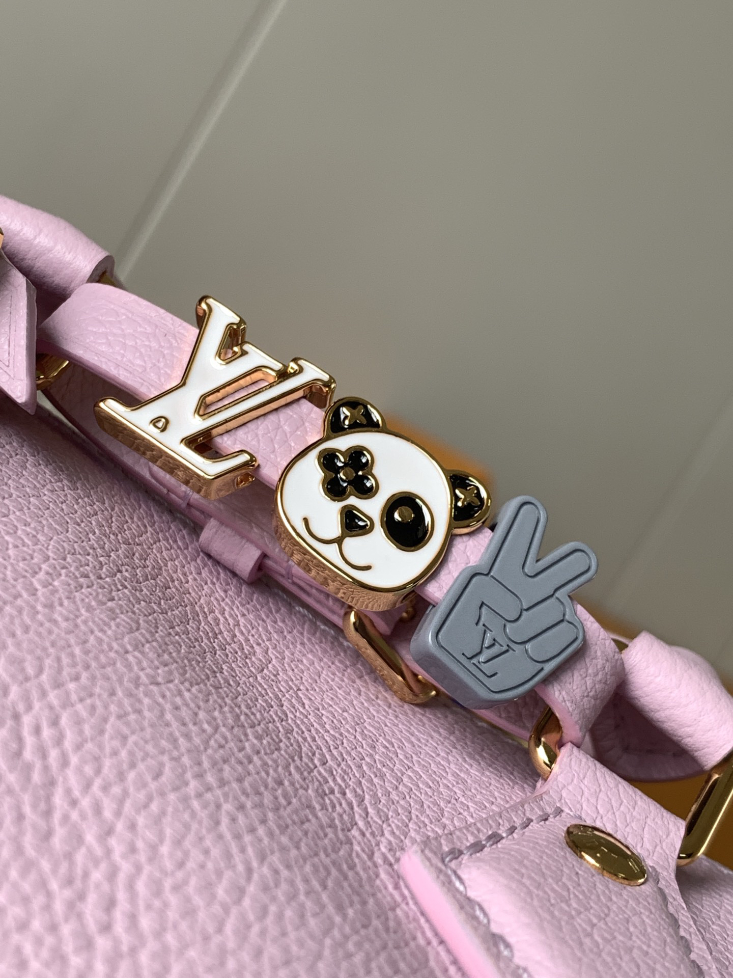 lv0361 Louis Vuitton spee Top Handle Bag with Dynamic Code - Image 5