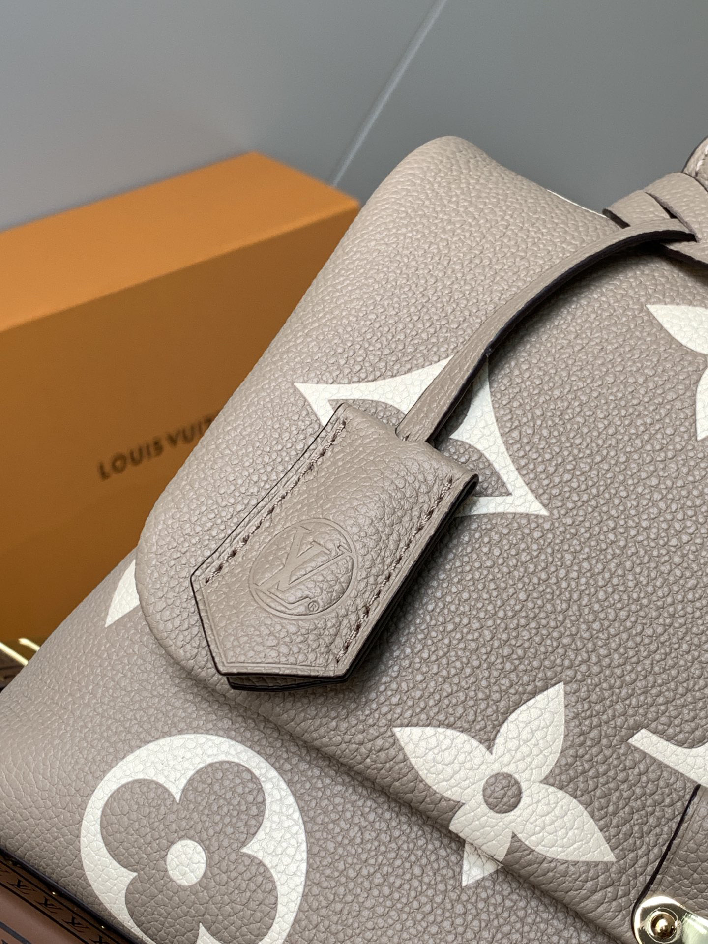 lv0362 Louis Vuitton M46041 Top Handle Bag Medium Large with Dynamic Code - Image 5